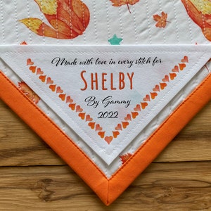 Large Triangle Quilt Labels, Personalized Sewing Labels, Love in every stitch, Handmade Quilts, Cotton Fabric Label, Quilt Patterns