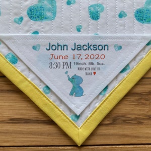 Etiqueta de edredón de triángulo grande, etiquetas de edredón, etiquetas personalizadas, elefante bebé, bebé nacido, etiquetas de edredón, baby shower, estadísticas de nacimiento