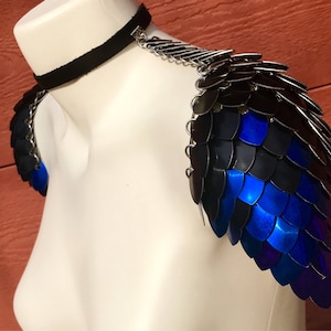 3 color Scale Mail Shoulders - Scalemail Shoulders - Dragon Scale Pauldrons - Scalemail Armor - Chainmail - Leather Choker (SHOULDERS ONLY)