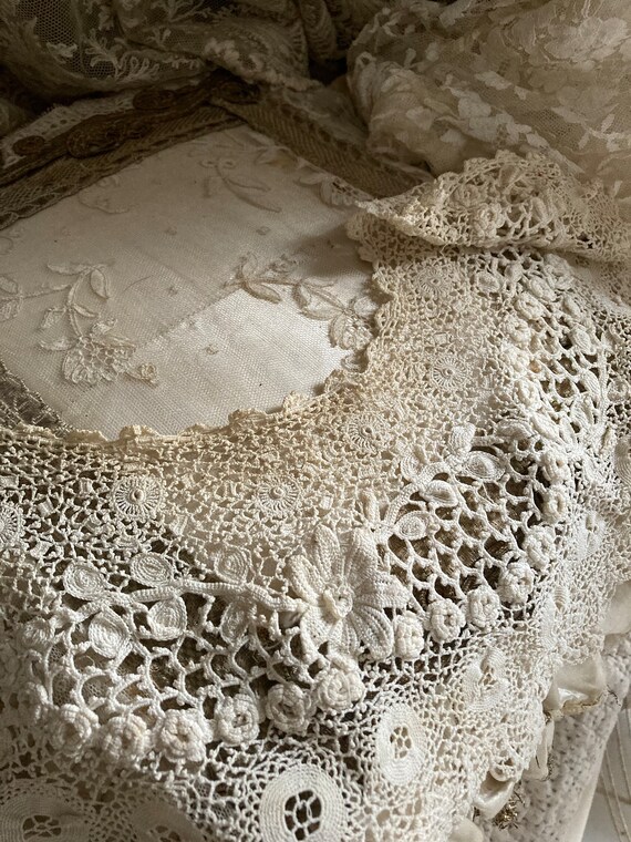 Antique Irish crochet lace collar - image 2