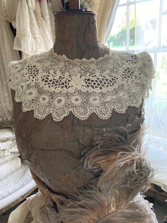 Antique Irish crochet lace collar - image 4