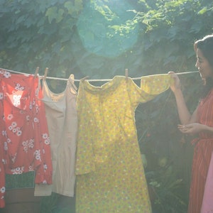 Vintage - 1960&#39;s - 100% Cotton Chartreuse Green Flora Dress