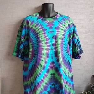2XL Tie Dye T-Shirt, Men&#39;s Size XXL Shirt, Trippy Tye Dye Shirt, Plus Size Men&#39;s T-Shirt, Festival Tie Dye, Cotton Handmade Tie Dye Shirt