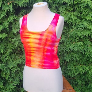 Medium Halter Crop Top, Women&#39;s Medium Crop Top, Medium Festival Top, Boho Tie Dye Halter Tank Top