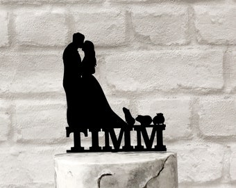 Curvy Couple Wedding Cake Topper With Bride Groom and 3 Guineas Silhouette