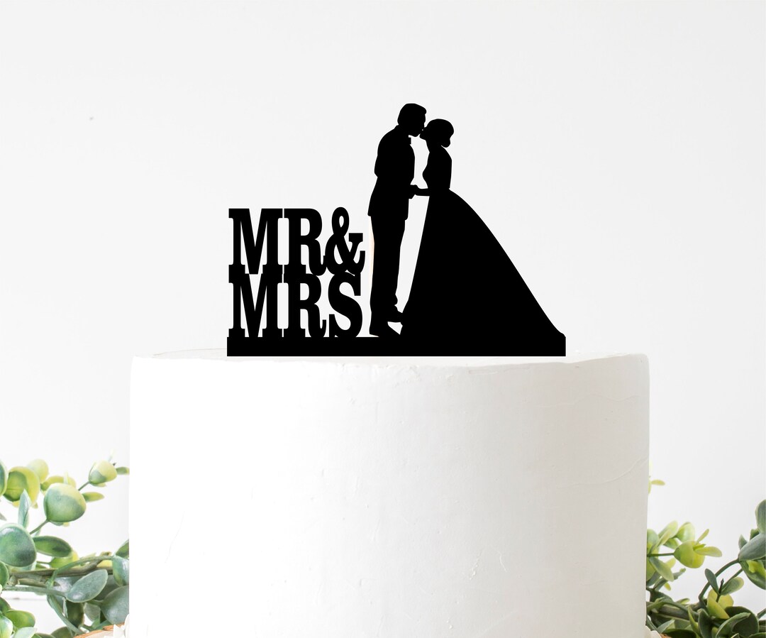Personalised Mr & Mrs Wedding Cake Topper With Bride and Groom ...