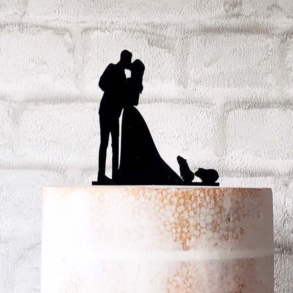 Décoration de gâteau de mariage cochon d'Inde avec silhouette de marié et de 2 guinées