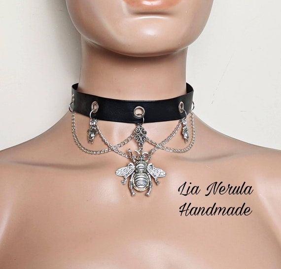 Steampunk choker with tibetan silver bee pendant Goth choker necklace steampunk jewellery Black faux leather gothic choker