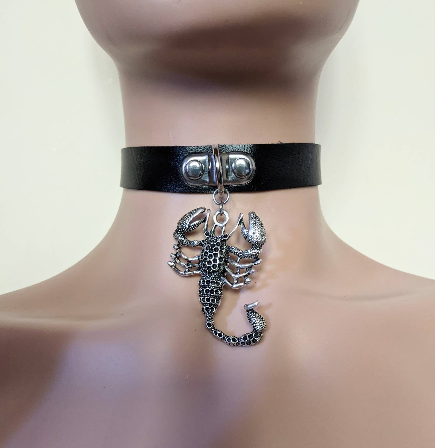 Scorpion choker best sale