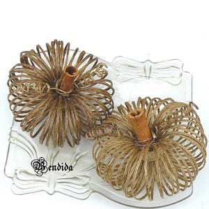 Set di zucche in spago, ornamenti in corda di iuta, vassoio a più livelli autunnale, elementi decorativi per ciotole autunnali, centrotavola decorativo, decorazioni di Halloween in stile rustico.