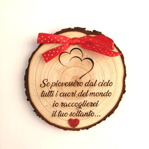Valentine&#39;s Day Gift Idea, Anniversary gift, customizable wooden ankle boots with laser engraved dedication - diameter 10 cm