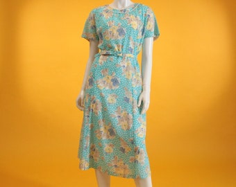 1940s Style Vintage 70's Midi Dress: Floral Cotton Day Dress (UK 12 US 8)