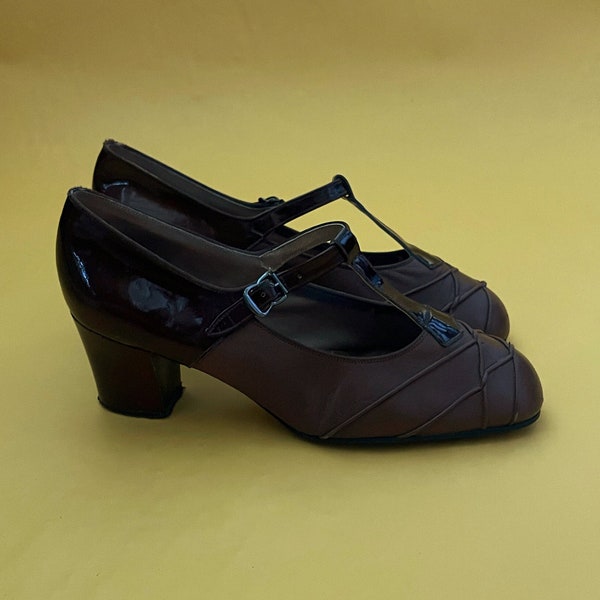 Vintage Shoes 1960s Brown Leather & Patent Mary Janes T Bar Heeled Shoes by 'Elmdale'