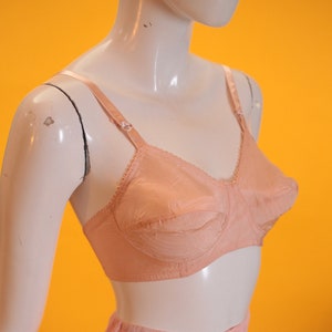 Custom Organic Cotton Bullet Bra - Round Stitch Full Coverage Vintage Cone  Pointy Bra, Plus size 1950's style Hot Pink