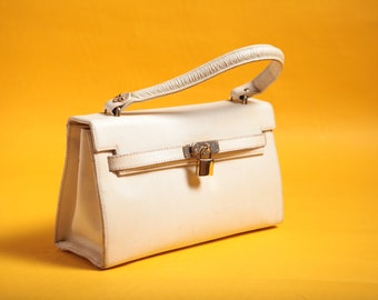 Vintage Handbag 1960s Cream/Off White Textured Leather Kelly Bag Structured Mod Bag Pin Up Bag by 'Lexiapel'