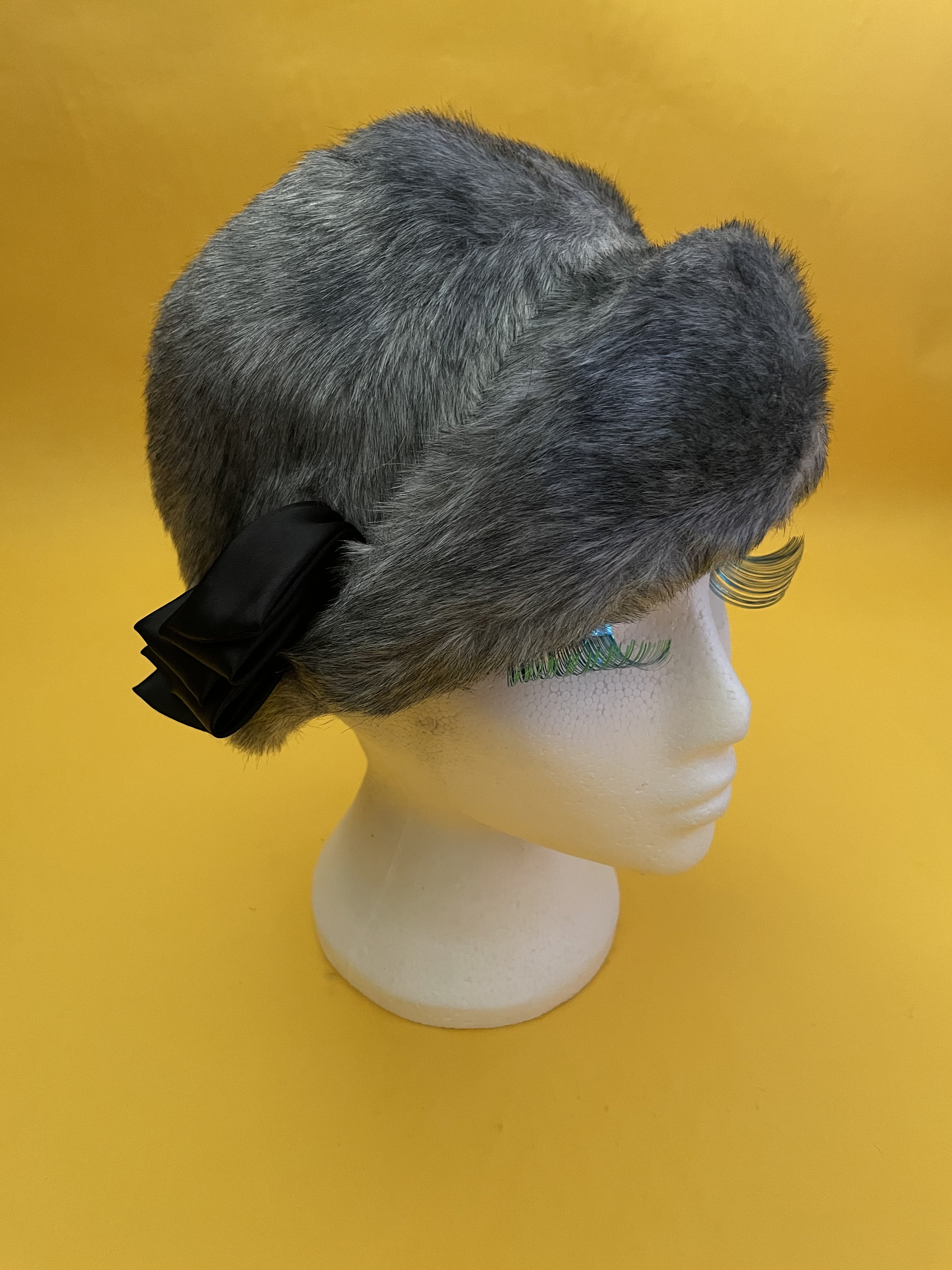 Vintage cloche faux fur hat grey tones Surell Accessories Mink Cloche Hat with Flower main image 3