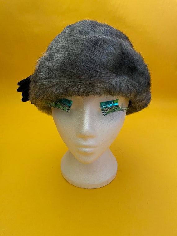 Vintage Hat 1960s Grey Faux Fur Cloche Hat With Black Satin  display picture 1