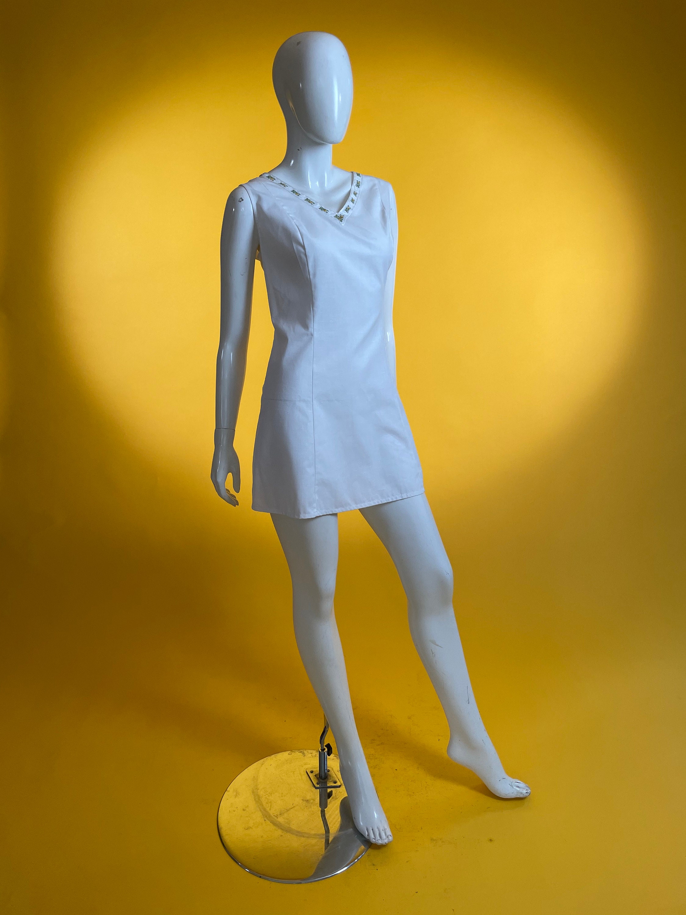 Vintage Tennis Dress 1960s White Floral Trim V Neck Cotton Mini Dress