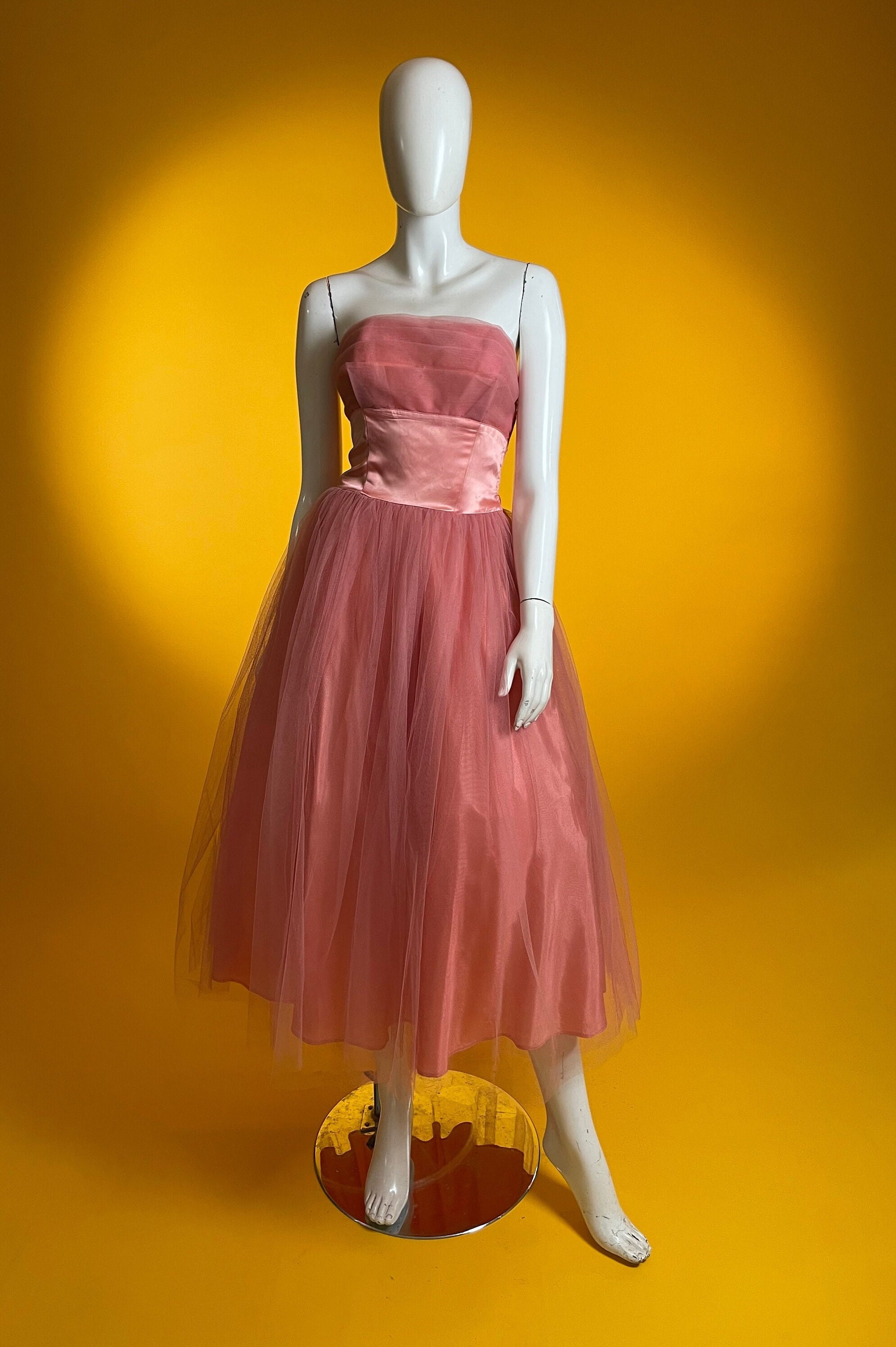 Old fashioned store prom dresses