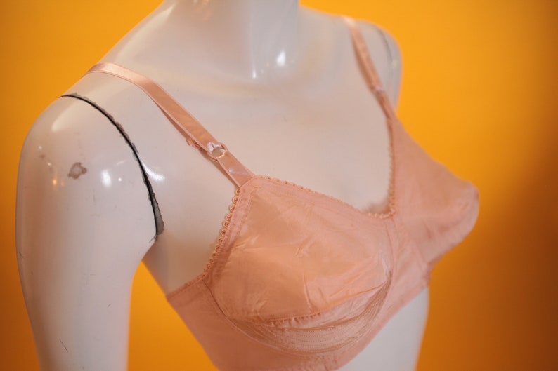 Vintage Bra 1930s/ 1940s Pink Taffeta Bra Lingerie Burlesque Etsy