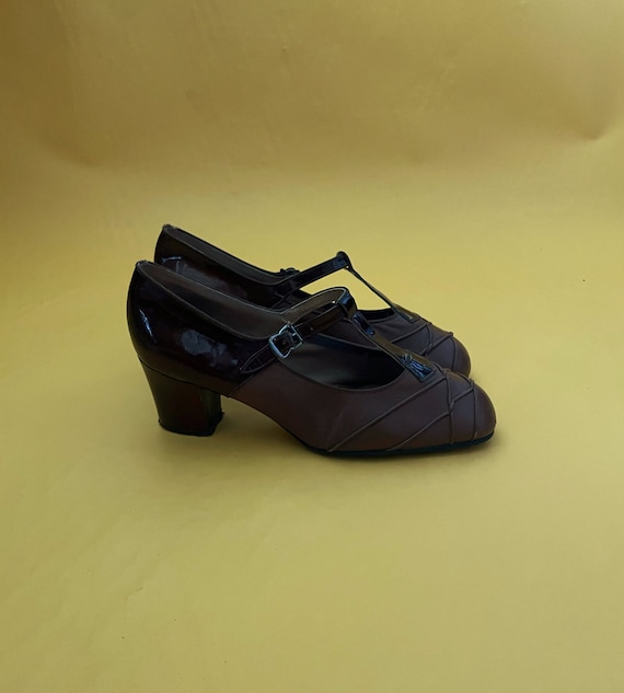 Vintage Shoes 1960s Brown Leather Patent Mary Janes T Bar Heeled Shoes by elmdale Etsy