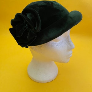 Vintage Hat 1950s Bottle Green Velvet Floral Detail Cap with Padded Brim by &#39;Jacoll&#39;