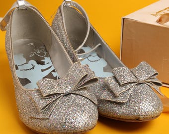Vintage Y2K Disney Cinderella Shoes, Silver Glitter Bow Heels (UK 6 / US 8)