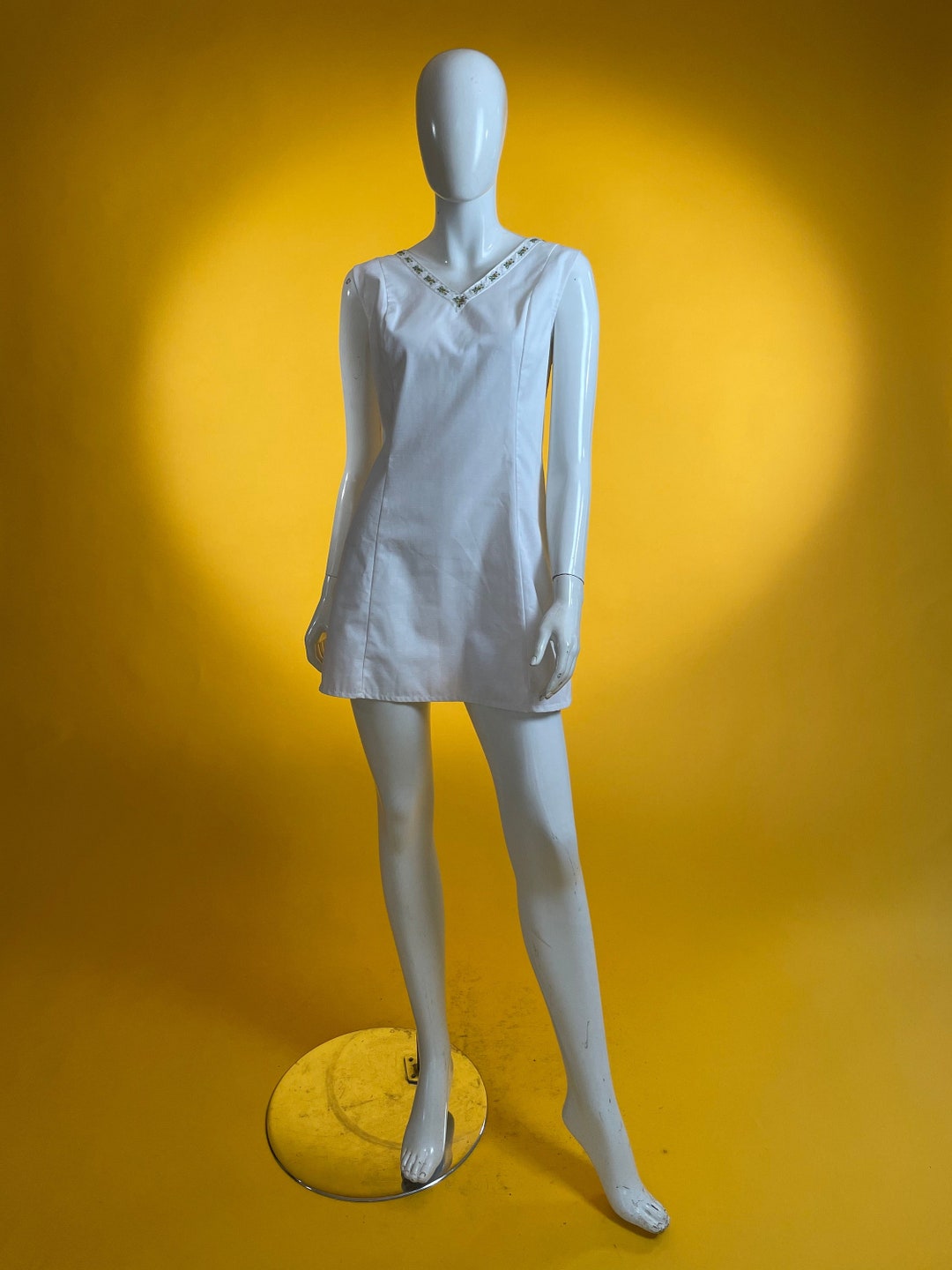 Vintage Tennis Dress 1960s White Floral Trim V Neck Cotton Mini Dress