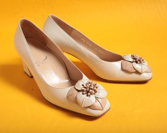 Vintage Shoes 1960s 'Bruno Magli' Cream Leather Floral Toe Court Shoe Pumps Approx UK 4.5