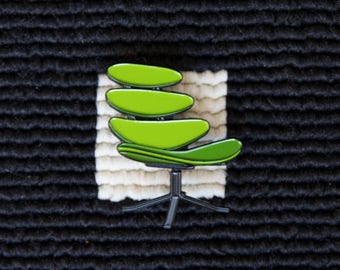 Corona Stuhl gestanzte Anstecknadel aus weichem Emaille