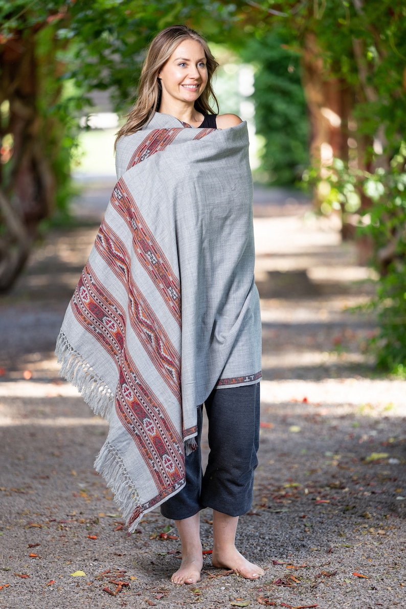 Meditation Shawl, Meditation Blanket, Prayer Shawl for Men Women, Oversize Scarf Stole, Unisex, Energize Light Gray image 2