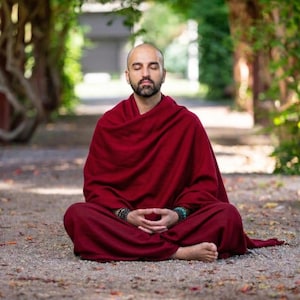 Chal o manta de meditación, chal/pañuelo de lana, bufanda/estola extragrande, de origen ético, comercio justo. Unisex (Simplicity) Granate