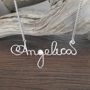 Nombre del cable del cliente Collar Alambre de plata personalizado