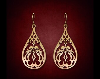 Brincos de Lágrima do Santuário da Lua Dourada: Joias de Latão Esculpidas à Mão
