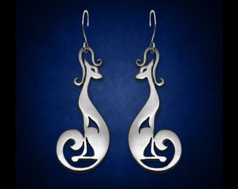 Brincos grandes de prata esterlina em forma de gato divino: joias felinas elegantes