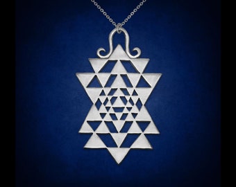 Sri Yantra Königin, Sri Yantra Halskette, Sri Yantra Anhänger, Sri Yantra Silber, Tantra, Heilige Geometrie Schmuck, Heilige Geometrie Anhänger