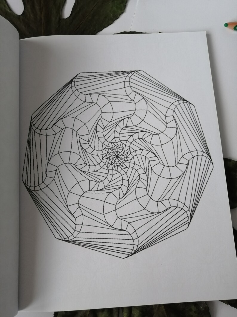 Mandala målarbok med 26 olika bilder att färglägga, illustrerad barnaktivitet utan AI, perfekt present till barn och vuxna bild 6