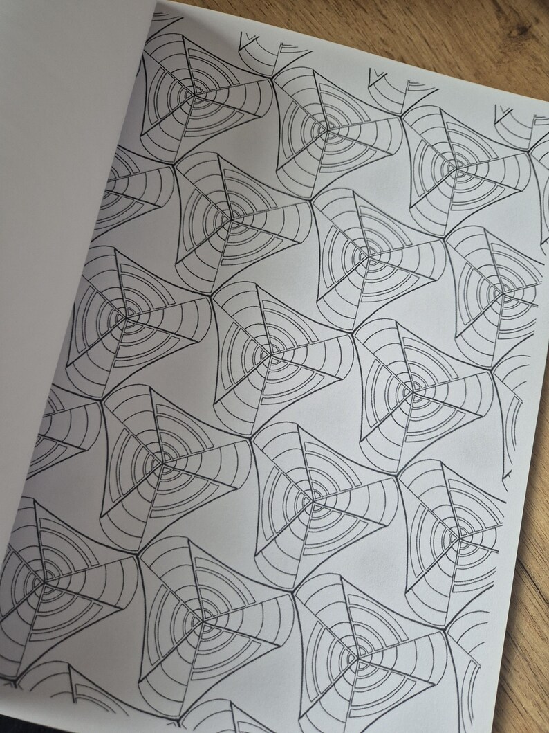 Mandala målarbok med 26 olika bilder att färglägga, illustrerad barnaktivitet utan AI, perfekt present till barn och vuxna bild 10