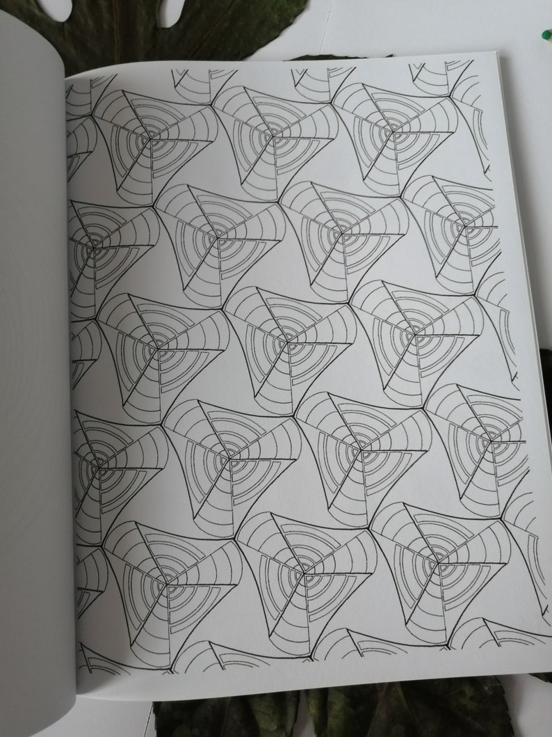 Mandala målarbok med 26 olika bilder att färglägga, illustrerad barnaktivitet utan AI, perfekt present till barn och vuxna bild 5
