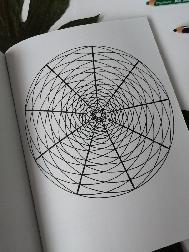 Mandala målarbok med 26 olika bilder att färglägga, illustrerad barnaktivitet utan AI, perfekt present till barn och vuxna bild 3