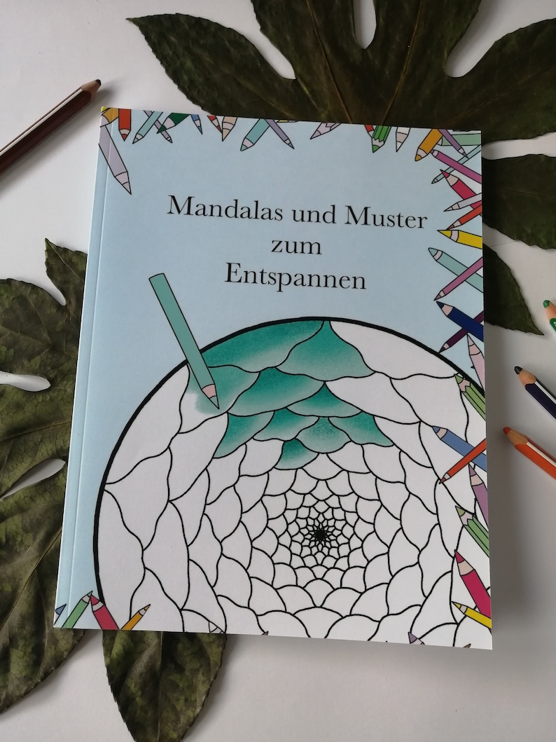Mandala målarbok med 26 olika bilder att färglägga, illustrerad barnaktivitet utan AI, perfekt present till barn och vuxna bild 2