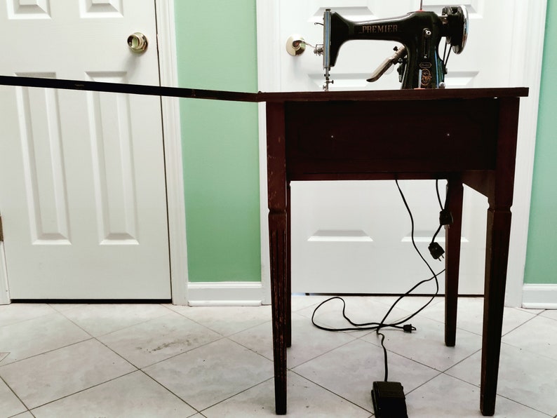 Mercury Deluxe Sewing Machine Move Over Singer Rare Vintage Made in