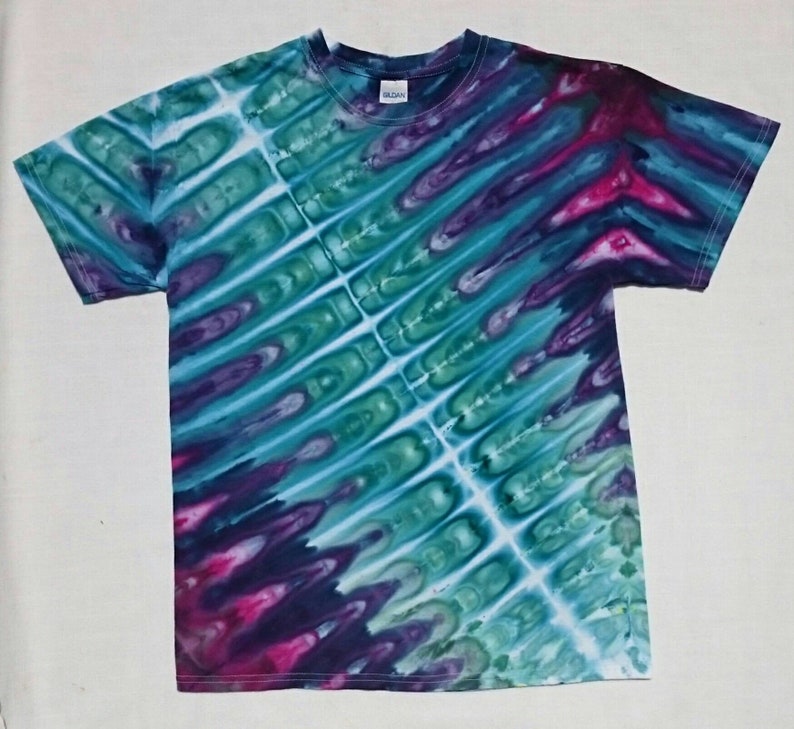 how long to let a tie dye shirt set