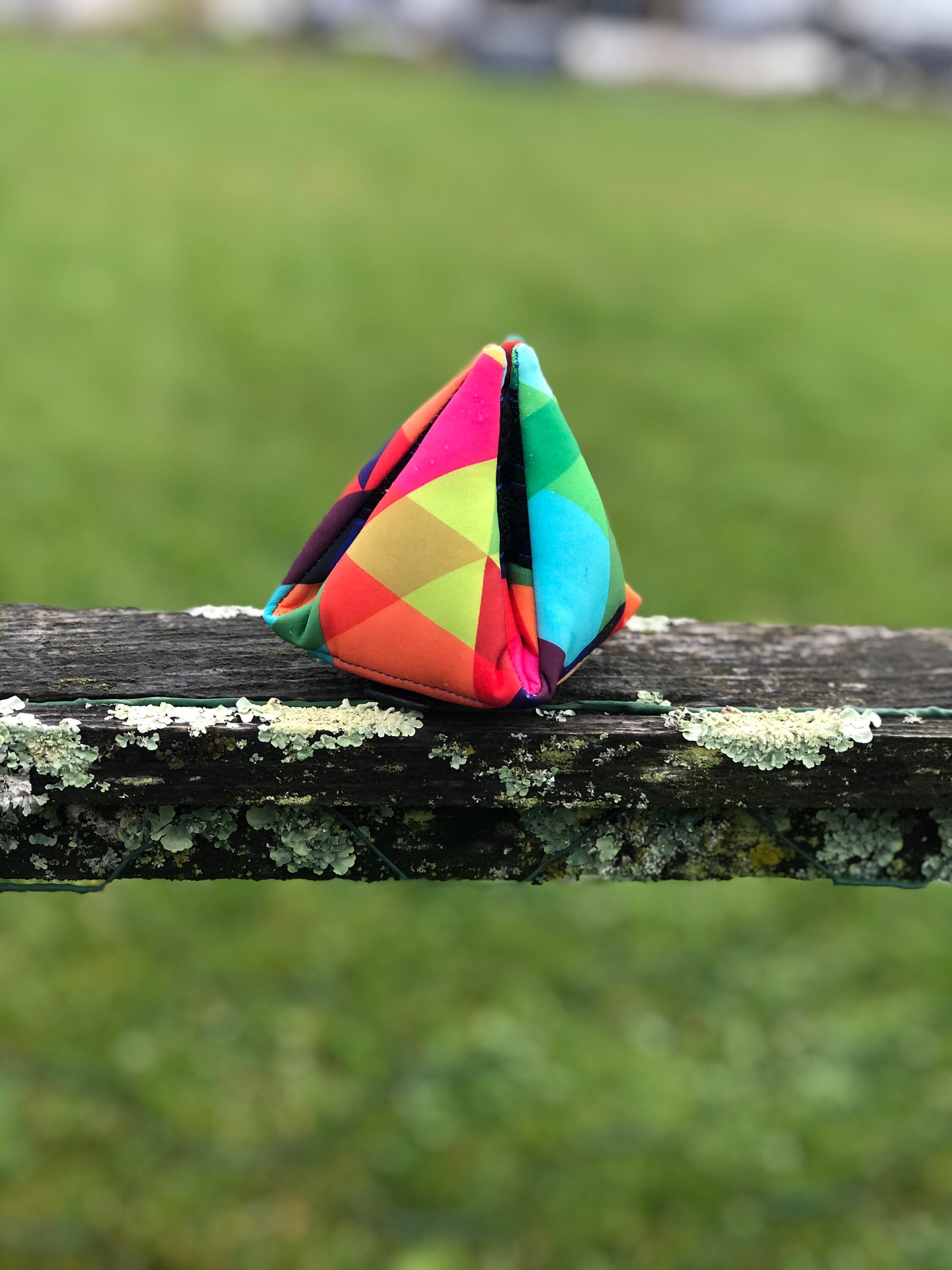 Balle Pyramide Façon Lotus Balle ou Clam , à 4 Branches, Pour Récompenses