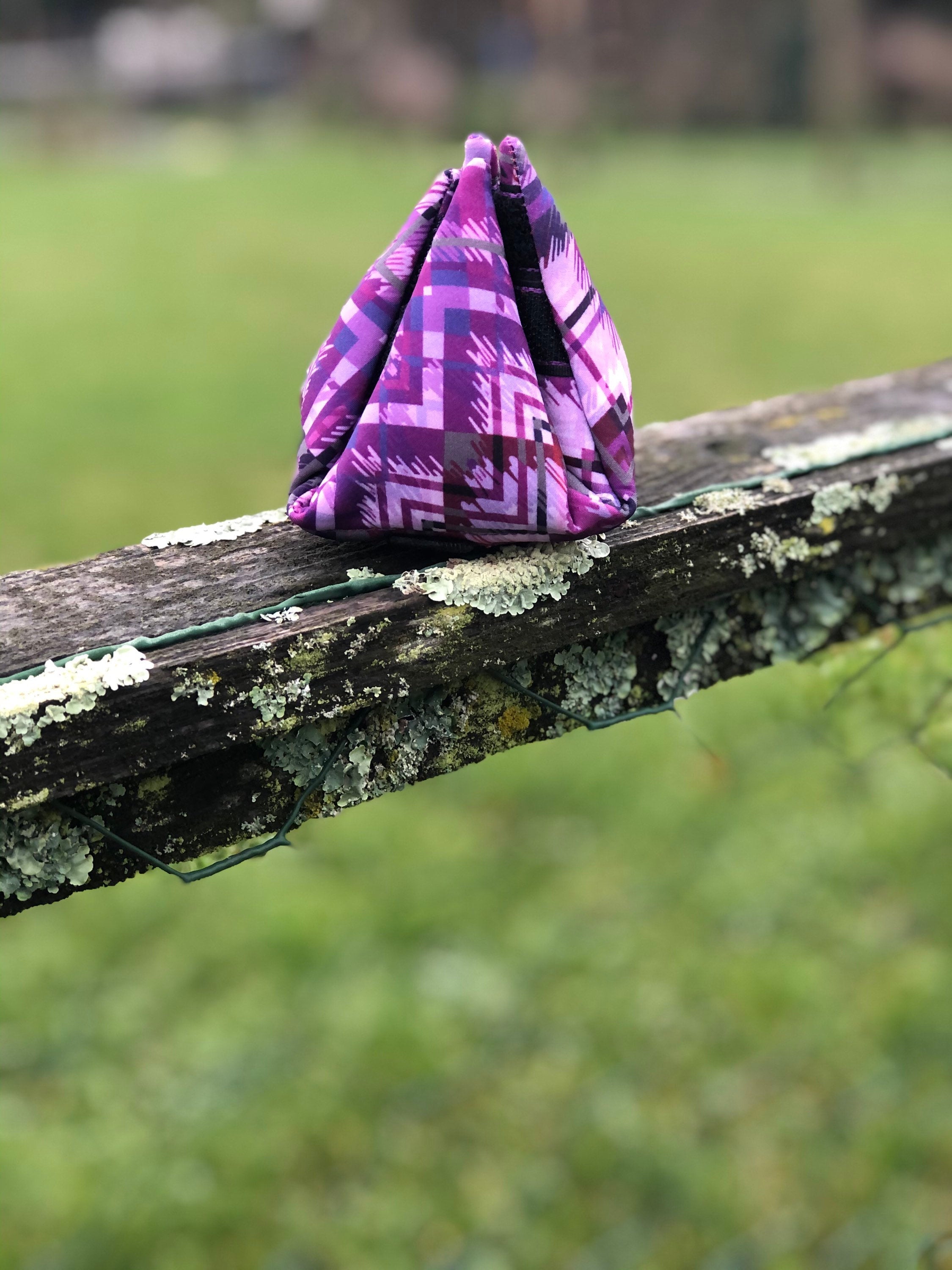 Balle Pyramide Façon Lotus Balle ou Clam , à 4 Branches, Pour Récompenses