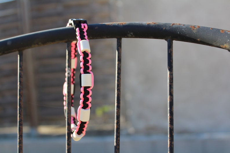 Collier anti tiques avec perles céramique EM pour chien /collier pour