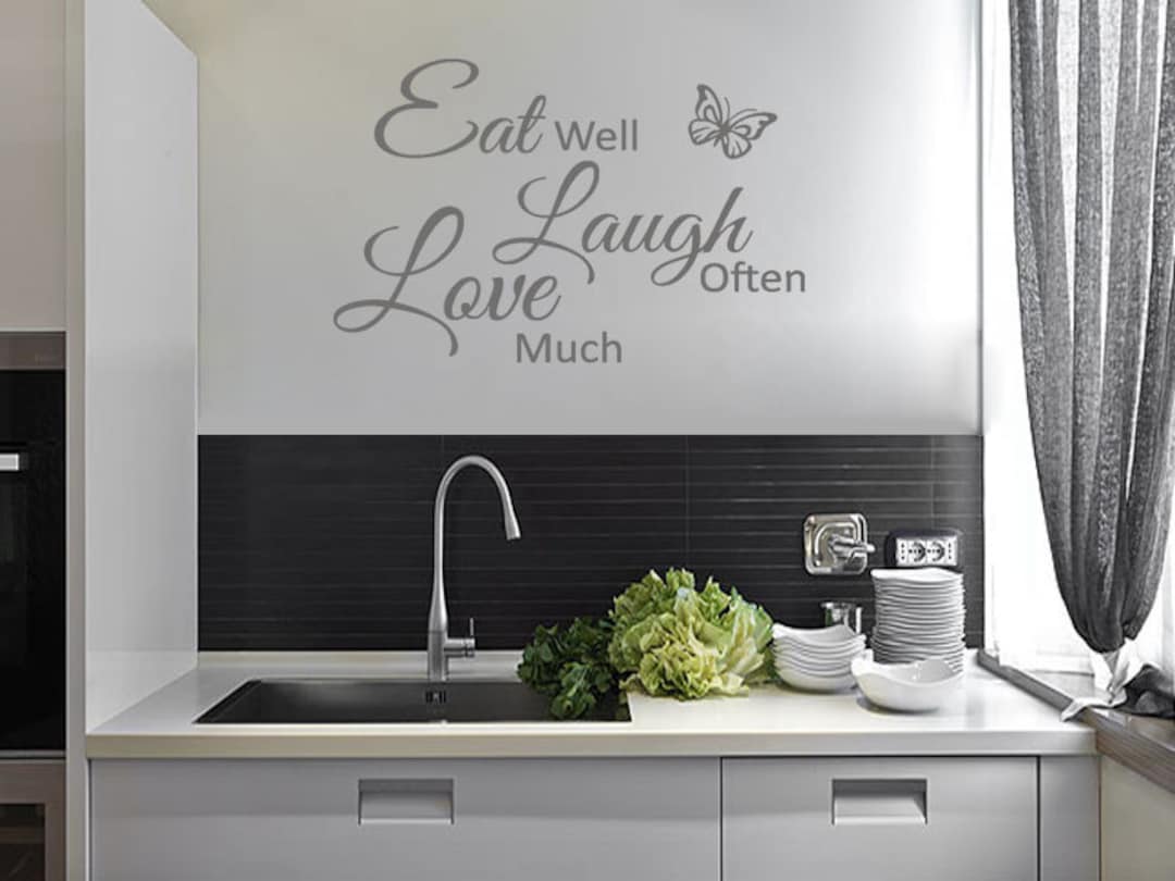 Kiwistar Adesivo Murale "Essen è Un Bisogno" – Scritta In Azzurro, 80x22 Cm, Rimovibile, Per Pareti Lisce