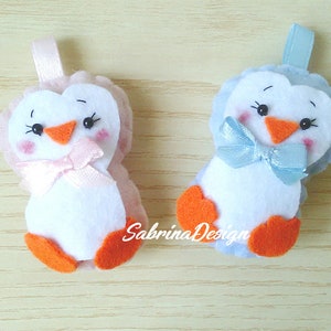 Penguin felt favor, baptism favors, baby shower penguin, baby shower favors, birthday favors, felt favors, penguin party
