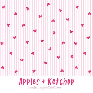 Op de afbeelding: Een naadloos herhalingspatroon met een witte achtergrond, verticale roze strepen en verspreide roze hartjes. De tekst "Apples + Ketchup" wordt in roze weergegeven, met "Seamless repeat patterns" eronder.