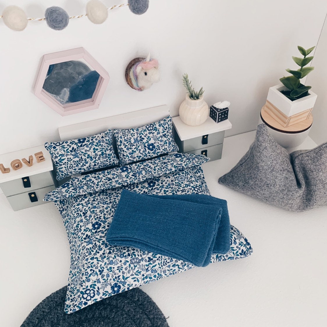 dollhouse linens and more